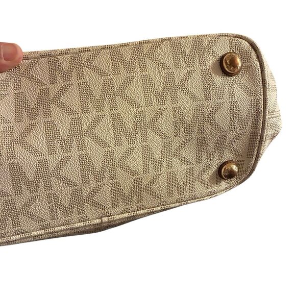 Michael Michael Kors Handbag Purse. Beige Color With MK Logo. Front Pocket. - Picture 6 of 16